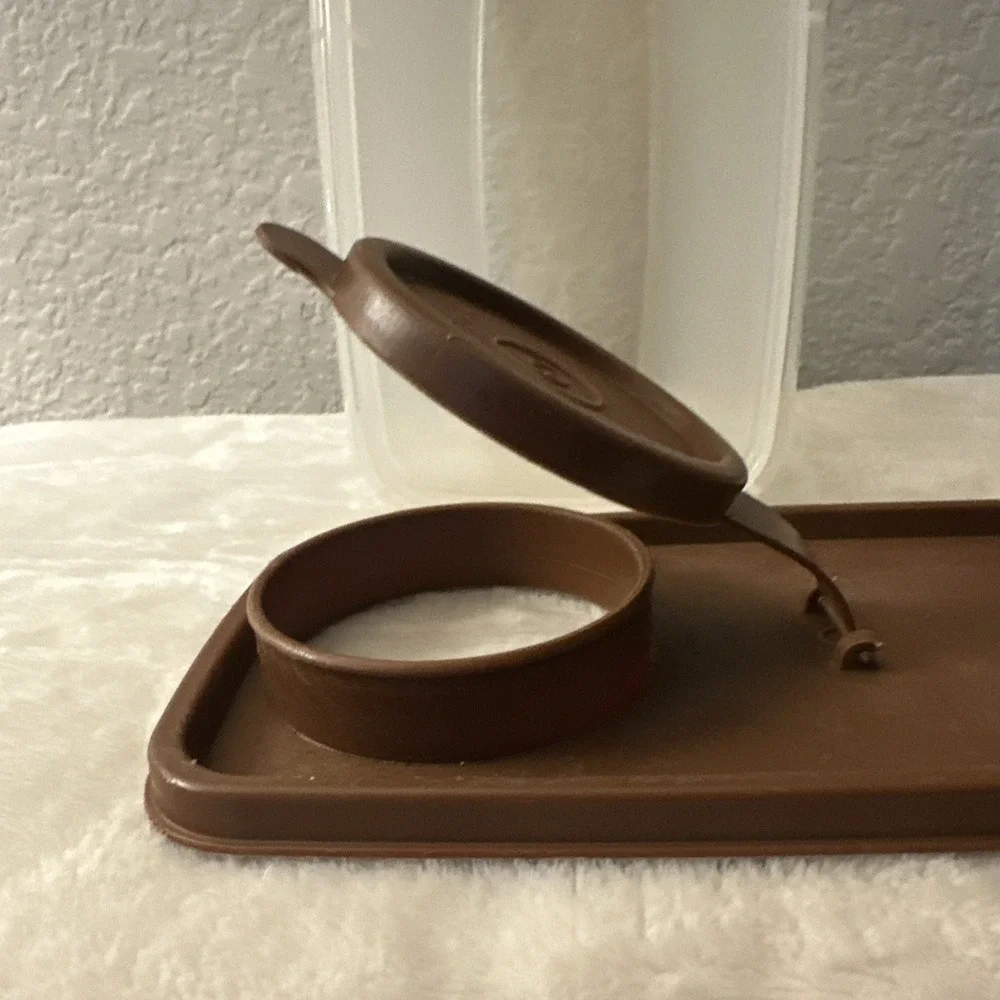 Tupperware Vintage Ceral Keeper Storage Container W‎ Flip Lid 469-14